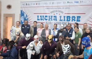 INAUGURA ALE GUTIÉRREZ LA EXPOSICIÓN “LUCHA LIBRE EN LEÓN Y ALGUNOS ICÓNOS