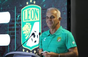 MILTON QUEIROZ “TITA” INGRESA AL SALÓN DE LA FAMA DEL FÚTBOL