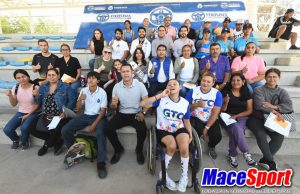 ENTREGA ROBERTO GARCÍA URBANO BECAS A DEPORTISTAS PURISIMENSES