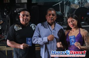 KARLA “LA DURAZNITO” TORRES Y GILBERTO MENDOZA RECIBEN LICENCIAS PROFESIONALES DE MMA