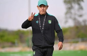 CORONA SUMA 37.5 POR CIENTO DE EFECTIVIDAD COMO TÉCNICO DE LEÓN FEMENIL