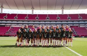 DUELO DE NECESITADAS: FIERAS Y GALLOS URGIDAS DE TRIUNFO