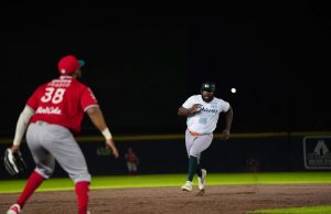 SE LE APERECEN LOS DIABLOS A BRAVOS Y TERMINAN MACANEADOS