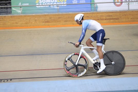 ARRANCÓ EL CICLISMO, CLAVADOS SIN MEDALLAS AÚN