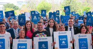 ENTREGAN 300 ESCRITURAS EN LEÓN; DESTACAN AVANCE DEL PROGRAMA “PAPELITO HABLA”