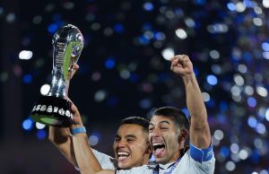 DIEZ COPAS CEMENTERAS: CRUZ AZUL SE CORONA DE ÚLTIMO MINUTO ANTE PUMAS