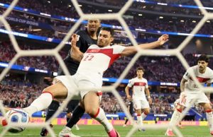 TURQUÍA EVITÓ EL PASO PERFECTO DE ESTADOS UNIDOS PERO QUEDÓ FUERA