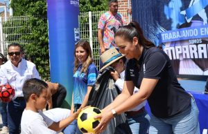 CODE ENTREGA BALONES DE FÚTBOL EN PÉNJAMO